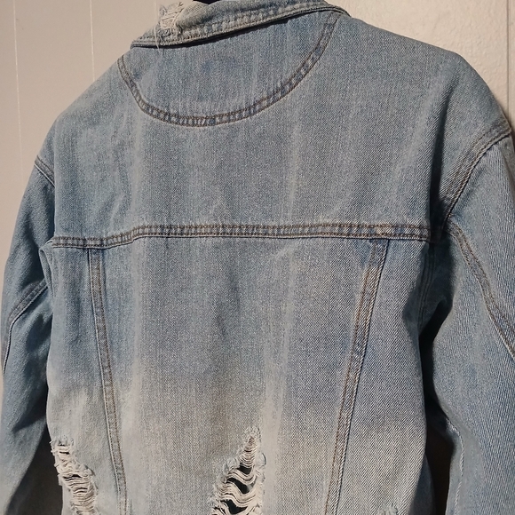Wild fable ladies jean jacket.  Ripped. Size XS. - Picture 2 of 9